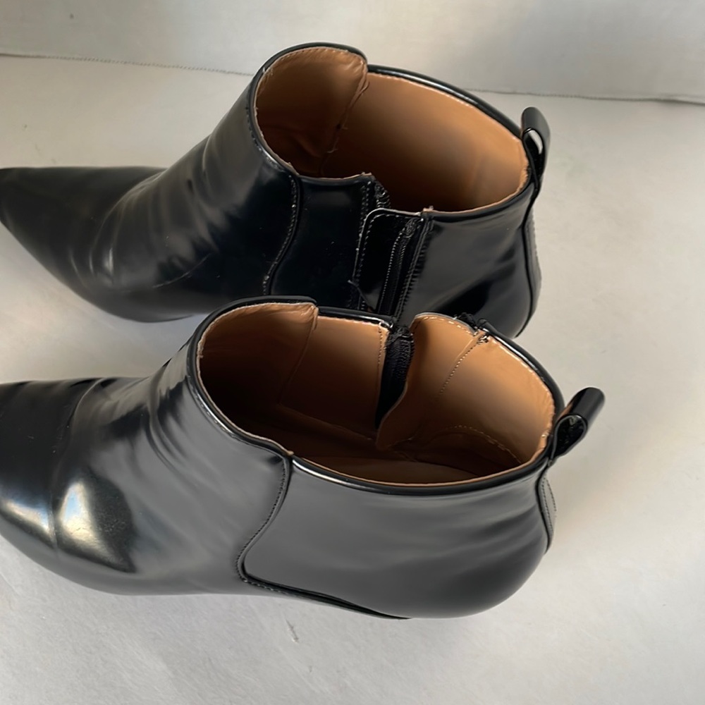 Black short boots